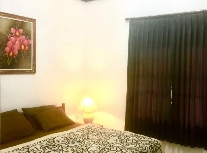 Lestari Homestay *