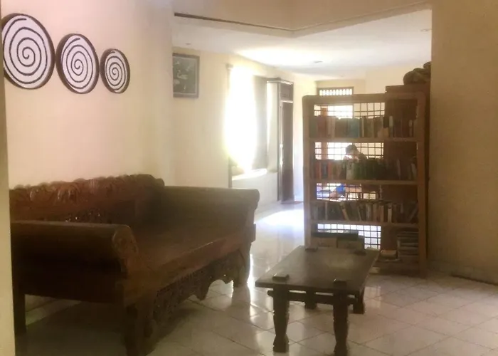 Lestari Homestay *