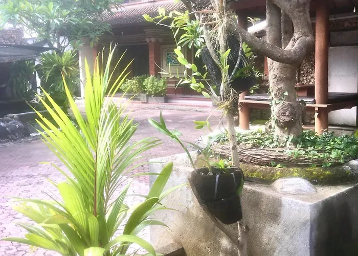 Lestari Homestay *