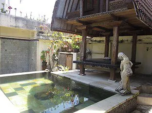 Lestari Homestay *